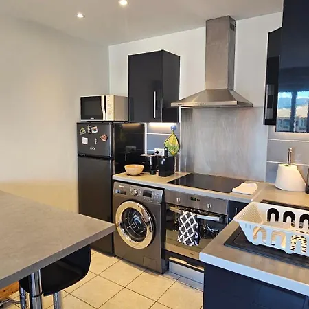 Appartement 2 Pieces Cosy 20 Min A Pied De La Plage Frejus Exterior photo